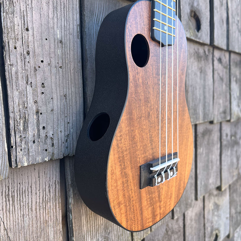 Load image into Gallery viewer, Amahi Ukulele - Light Wood Side
