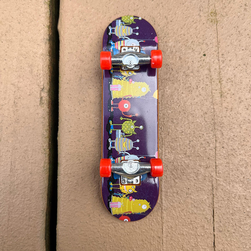 Load image into Gallery viewer, Finger Skateboard
